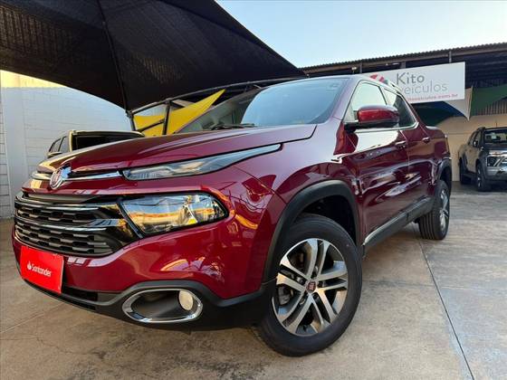 FIAT TORO 2.4 16V MULTIAIR FLEX FREEDOM AT9 FIAT TORO 2.4 16V MULTIAIR FLEX FREEDOM AT9